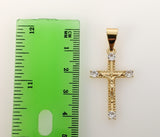 A 3mm flat anchor pendant with intricate mariner details.
A small gold-plated anchor pendant with mariner style details.